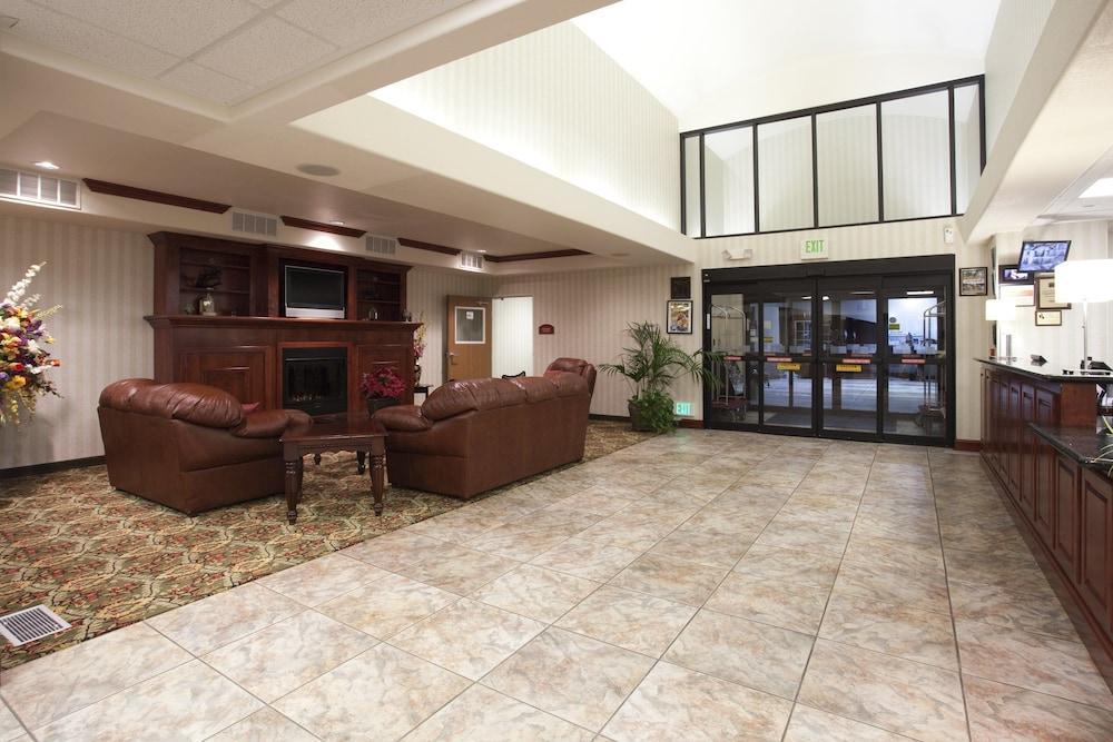 Holiday Inn Express Hotel & Suites Evanston By Ihg Экстерьер фото