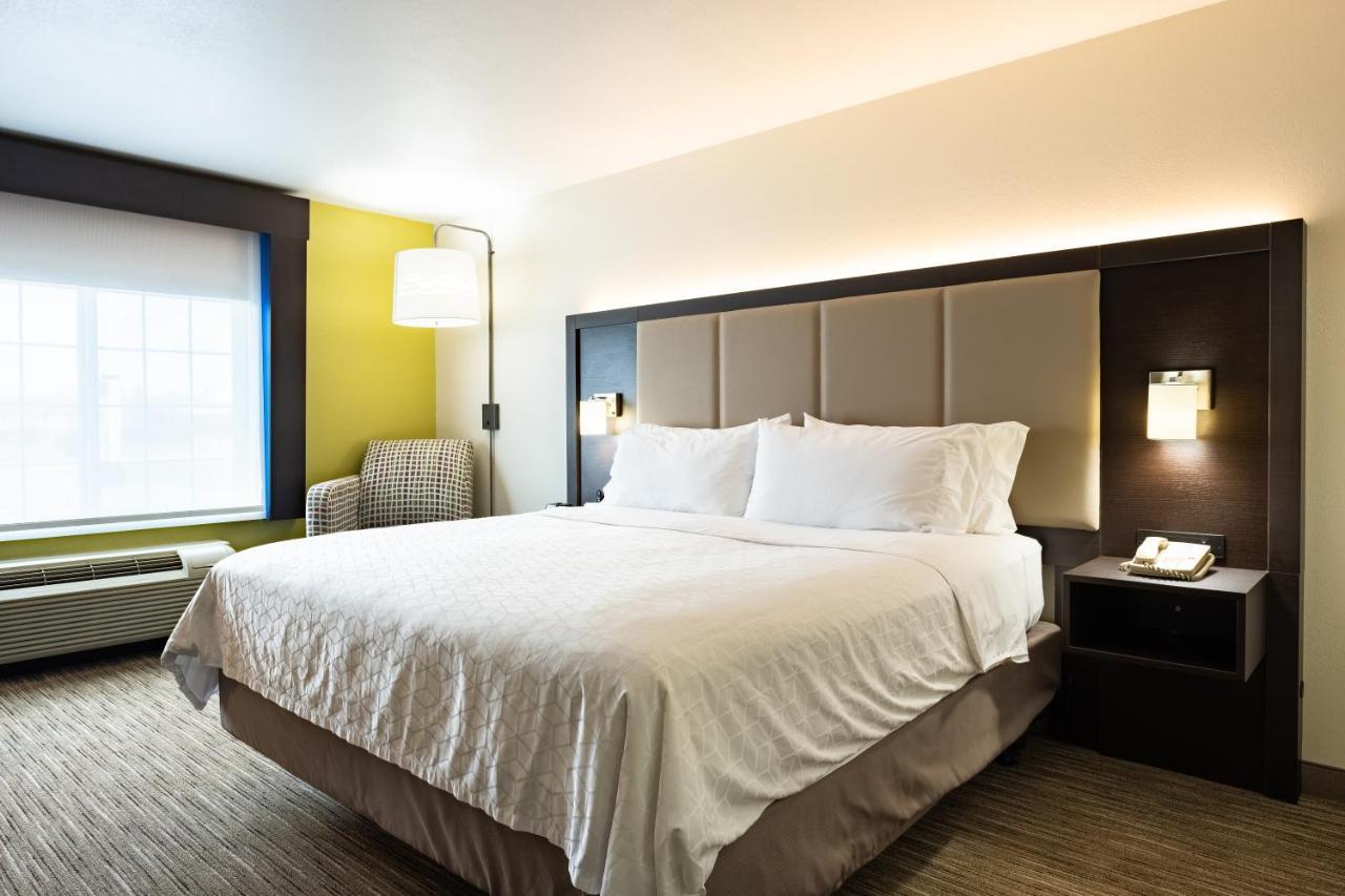 Holiday Inn Express Hotel & Suites Evanston By Ihg Экстерьер фото