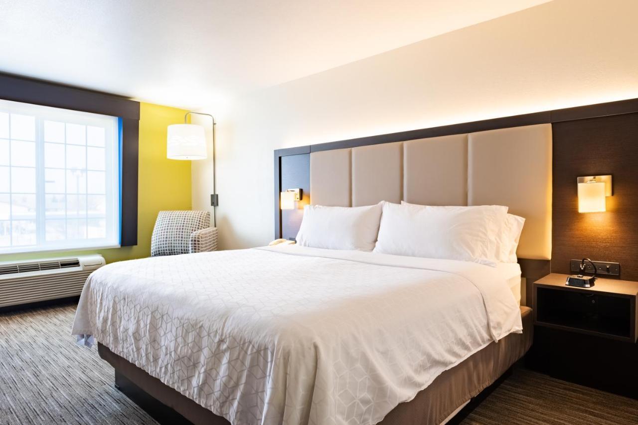 Holiday Inn Express Hotel & Suites Evanston By Ihg Экстерьер фото