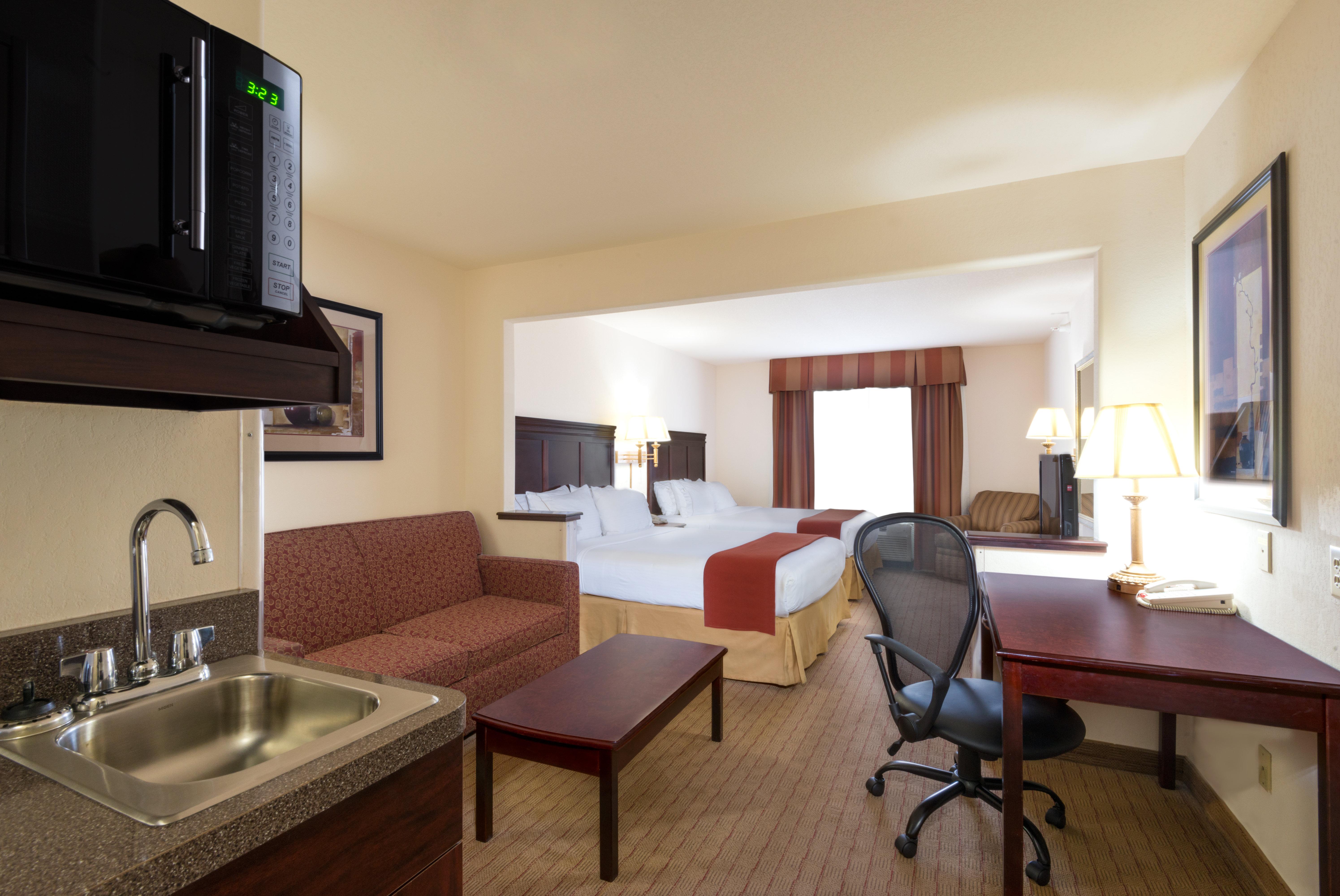 Holiday Inn Express Hotel & Suites Evanston By Ihg Экстерьер фото