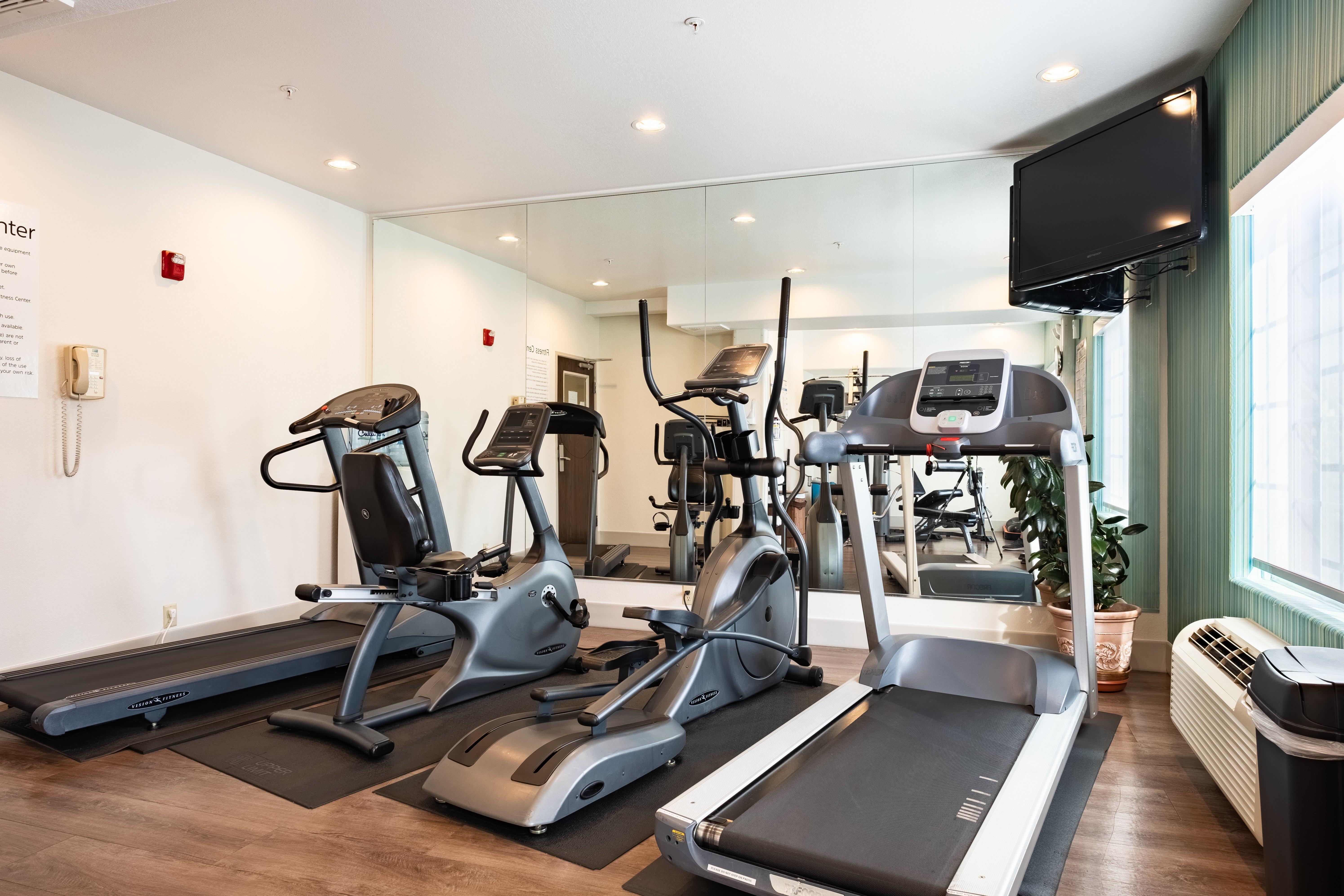 Holiday Inn Express Hotel & Suites Evanston By Ihg Экстерьер фото