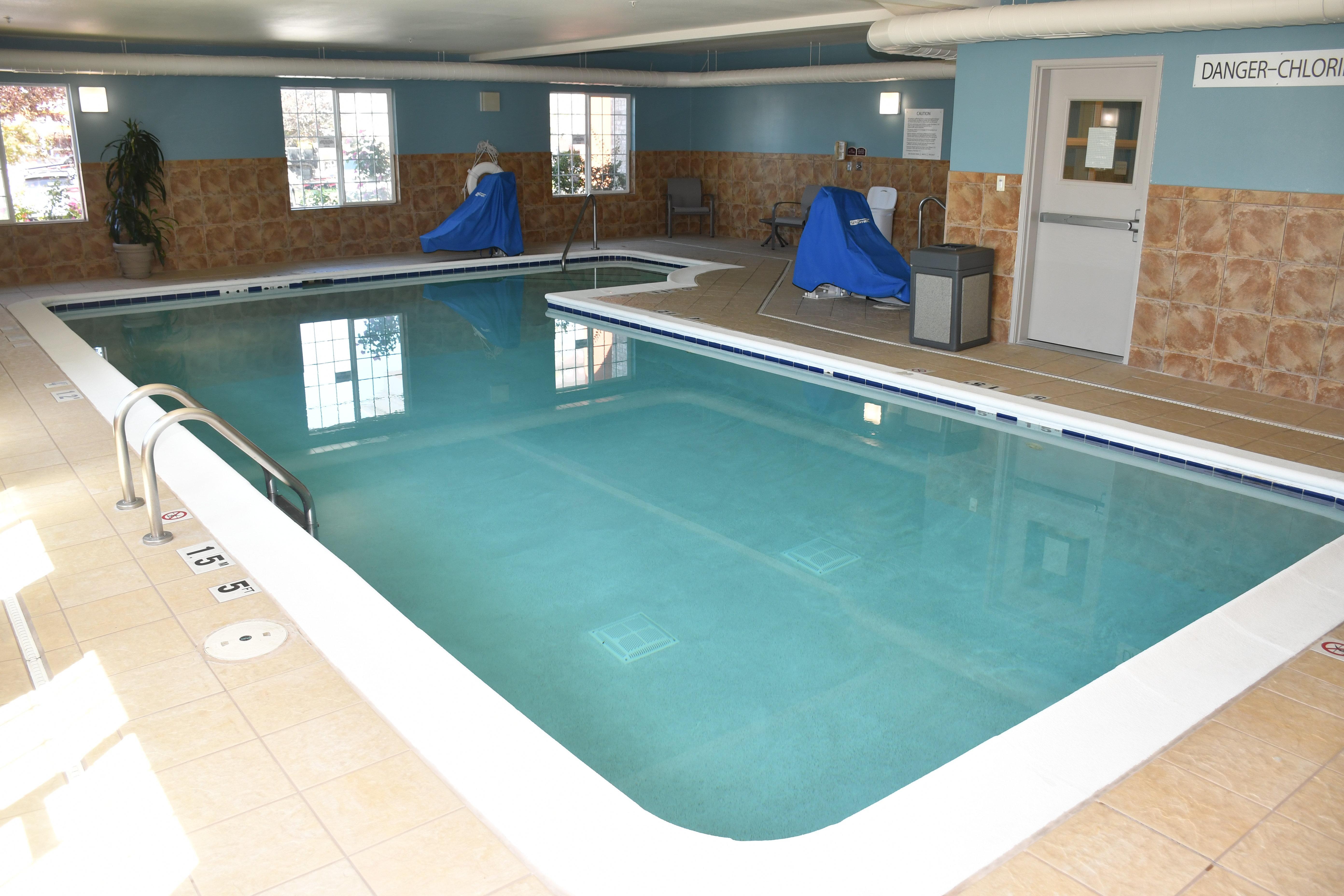 Holiday Inn Express Hotel & Suites Evanston By Ihg Экстерьер фото