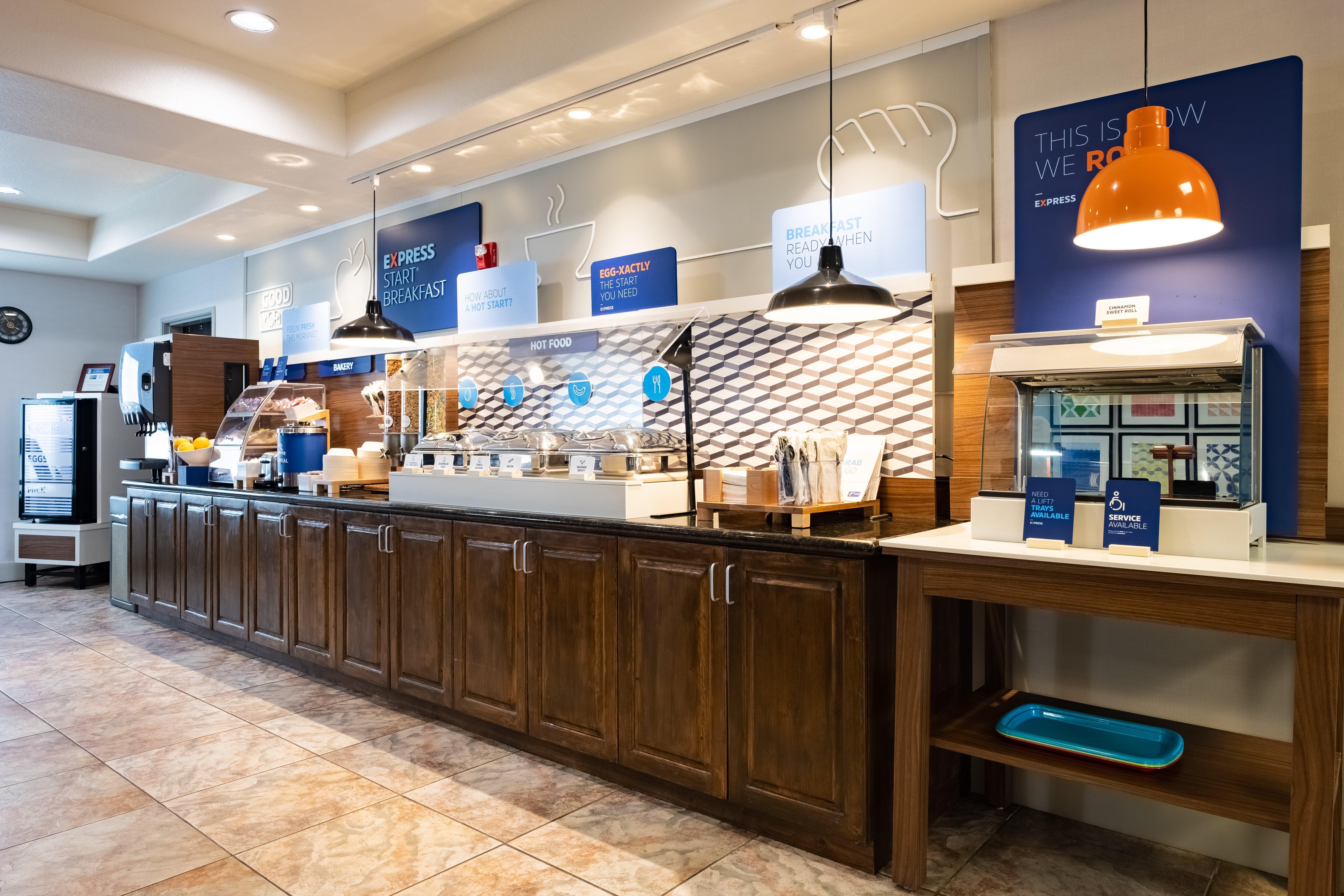 Holiday Inn Express Hotel & Suites Evanston By Ihg Экстерьер фото