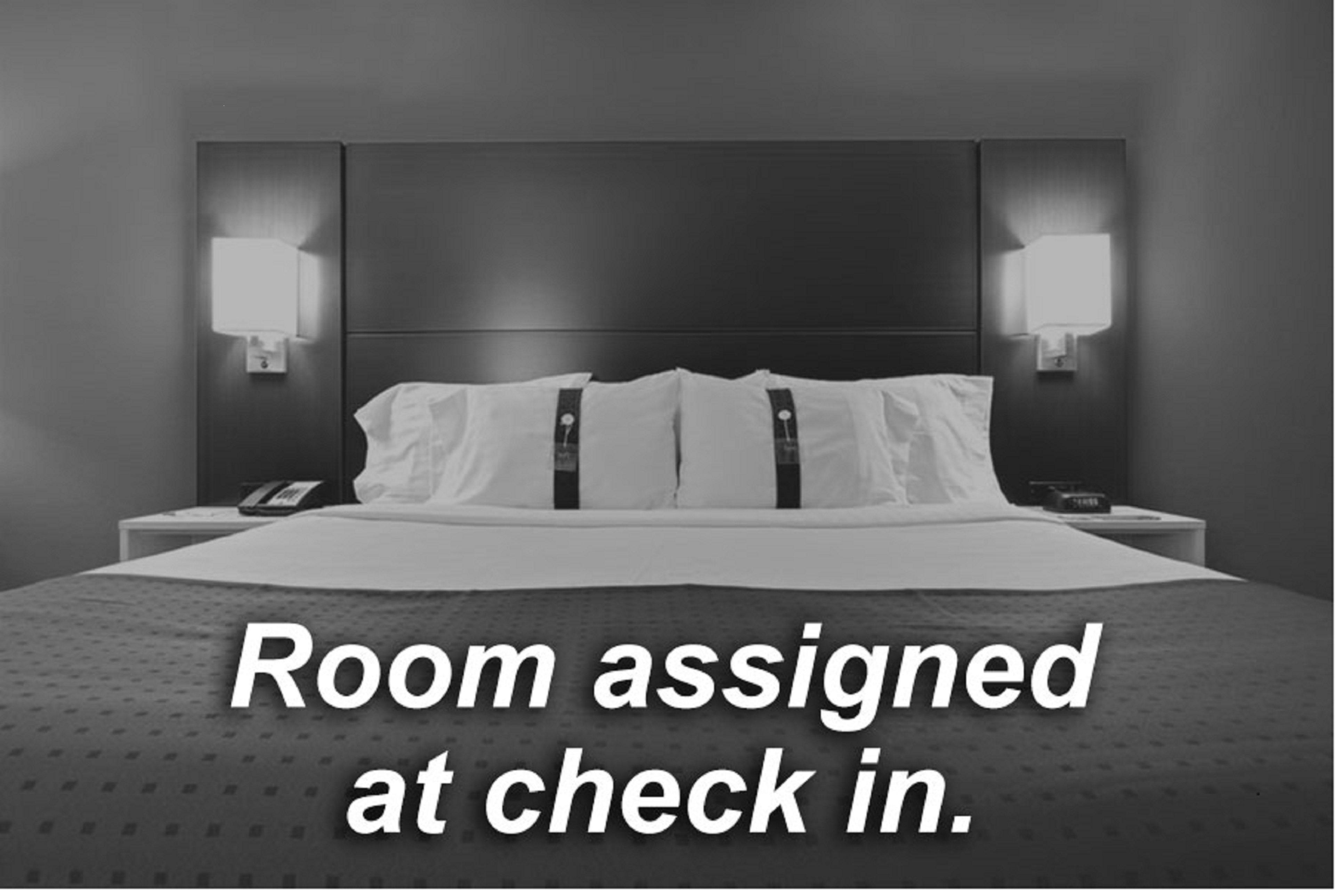 Holiday Inn Express Hotel & Suites Evanston By Ihg Экстерьер фото