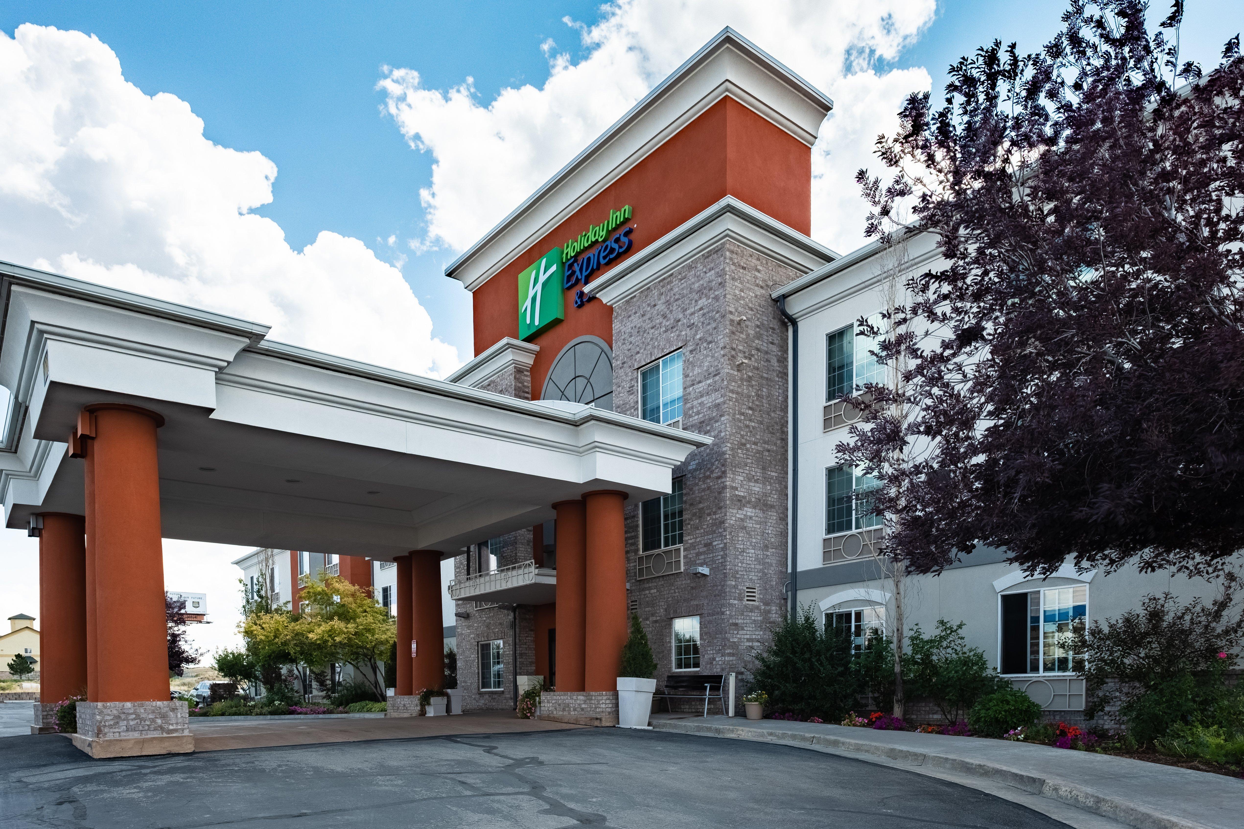 Holiday Inn Express Hotel & Suites Evanston By Ihg Экстерьер фото