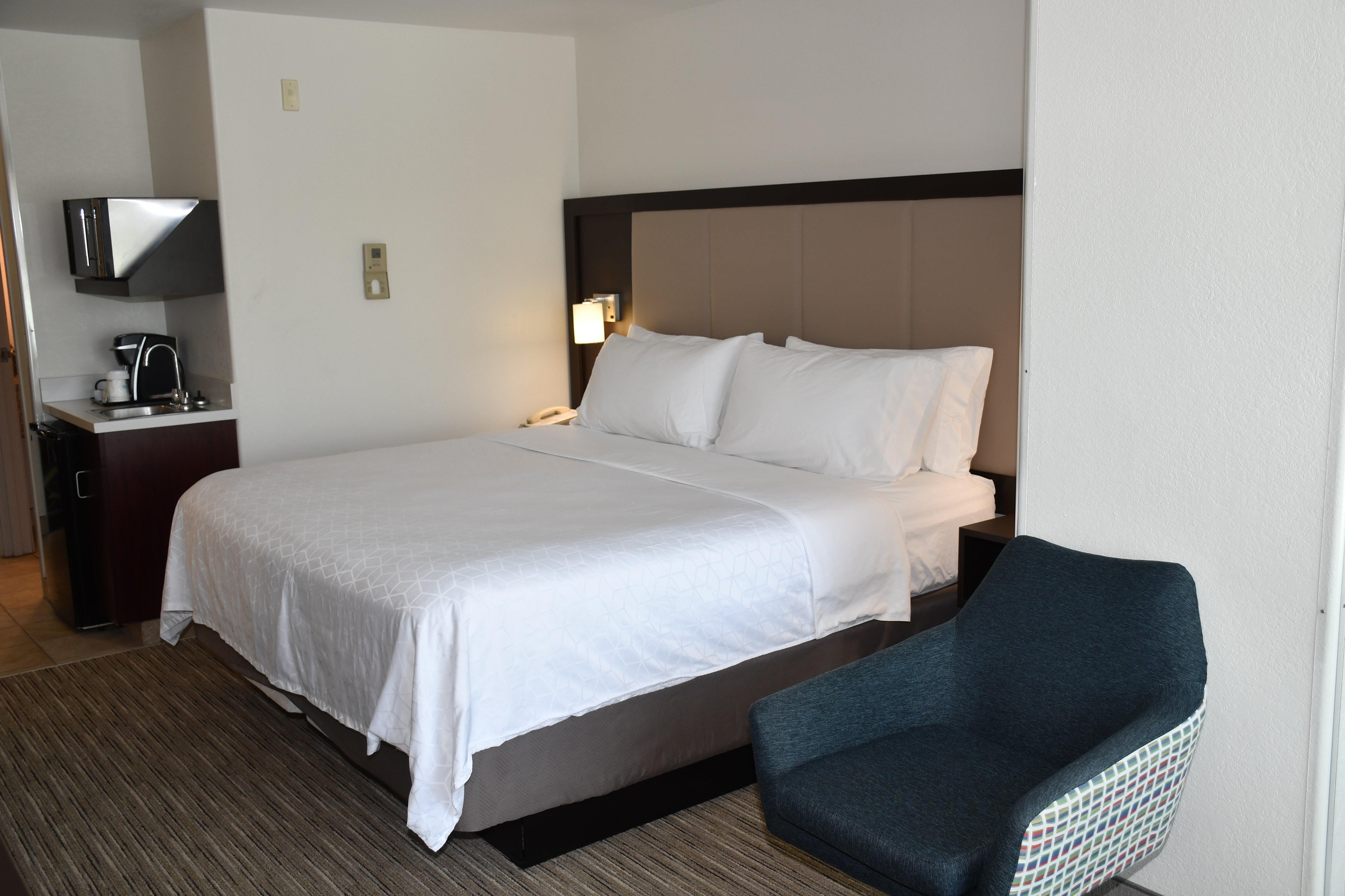 Holiday Inn Express Hotel & Suites Evanston By Ihg Экстерьер фото