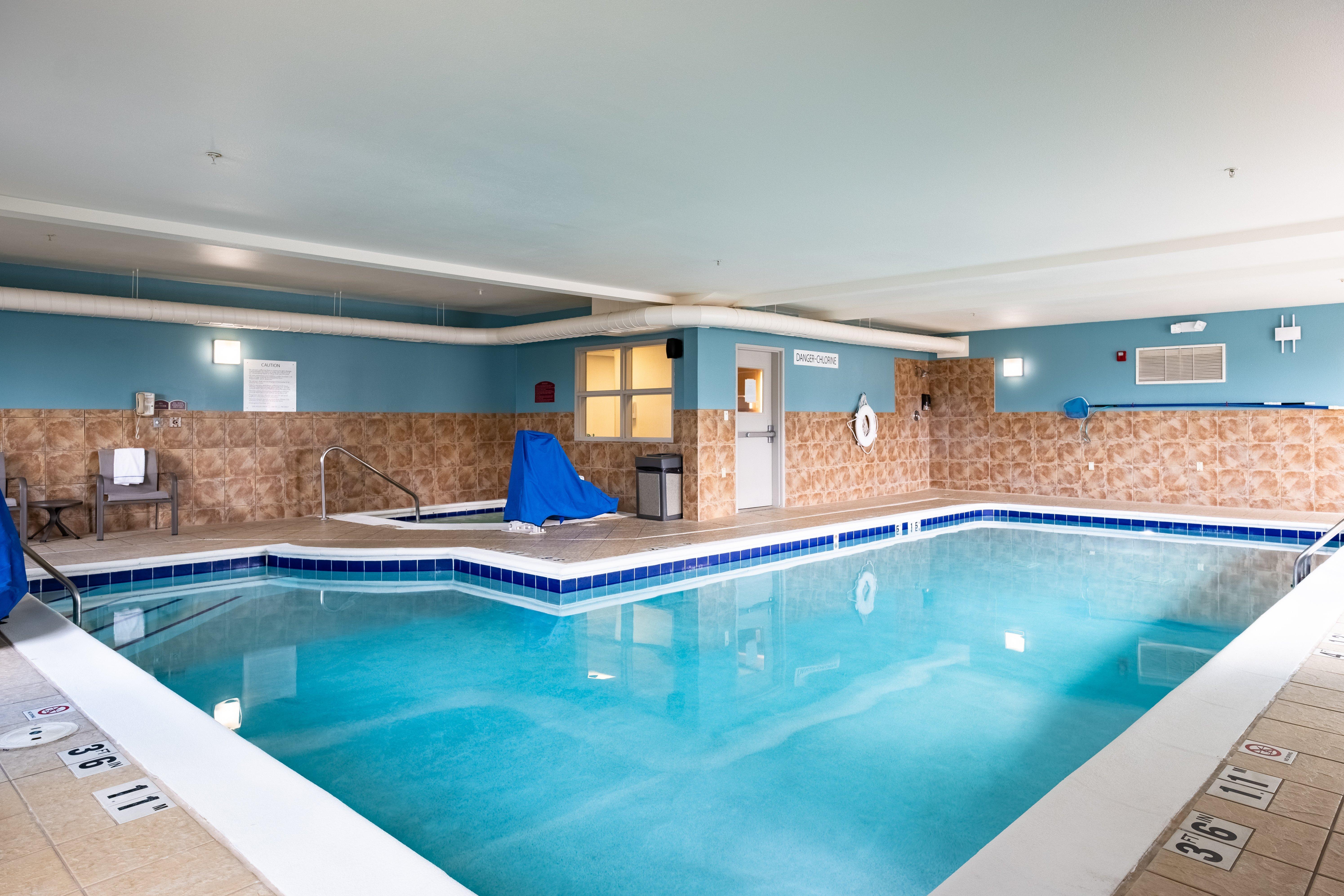 Holiday Inn Express Hotel & Suites Evanston By Ihg Экстерьер фото