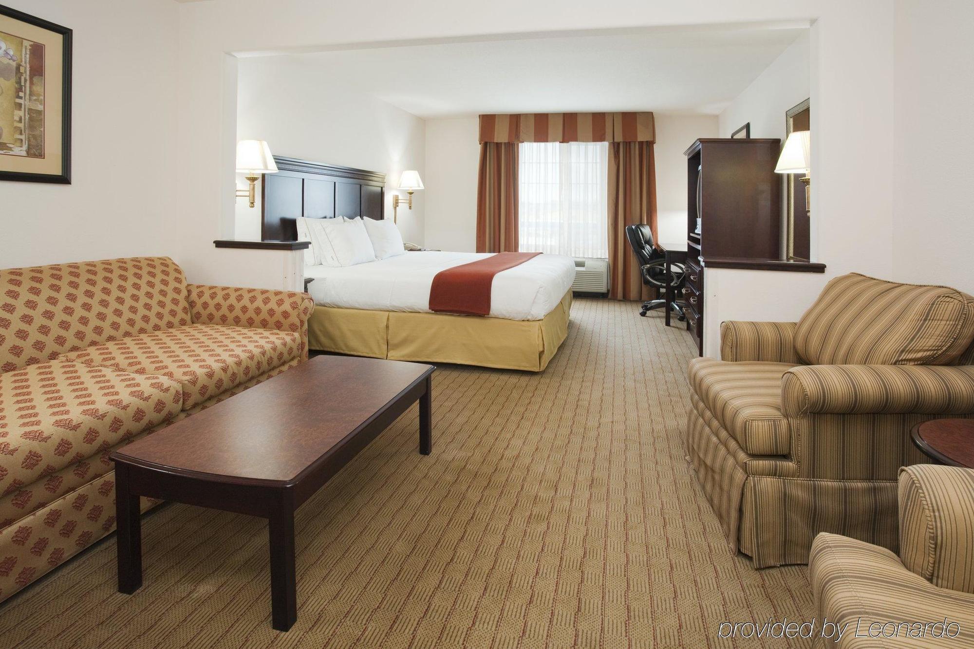 Holiday Inn Express Hotel & Suites Evanston By Ihg Номер фото