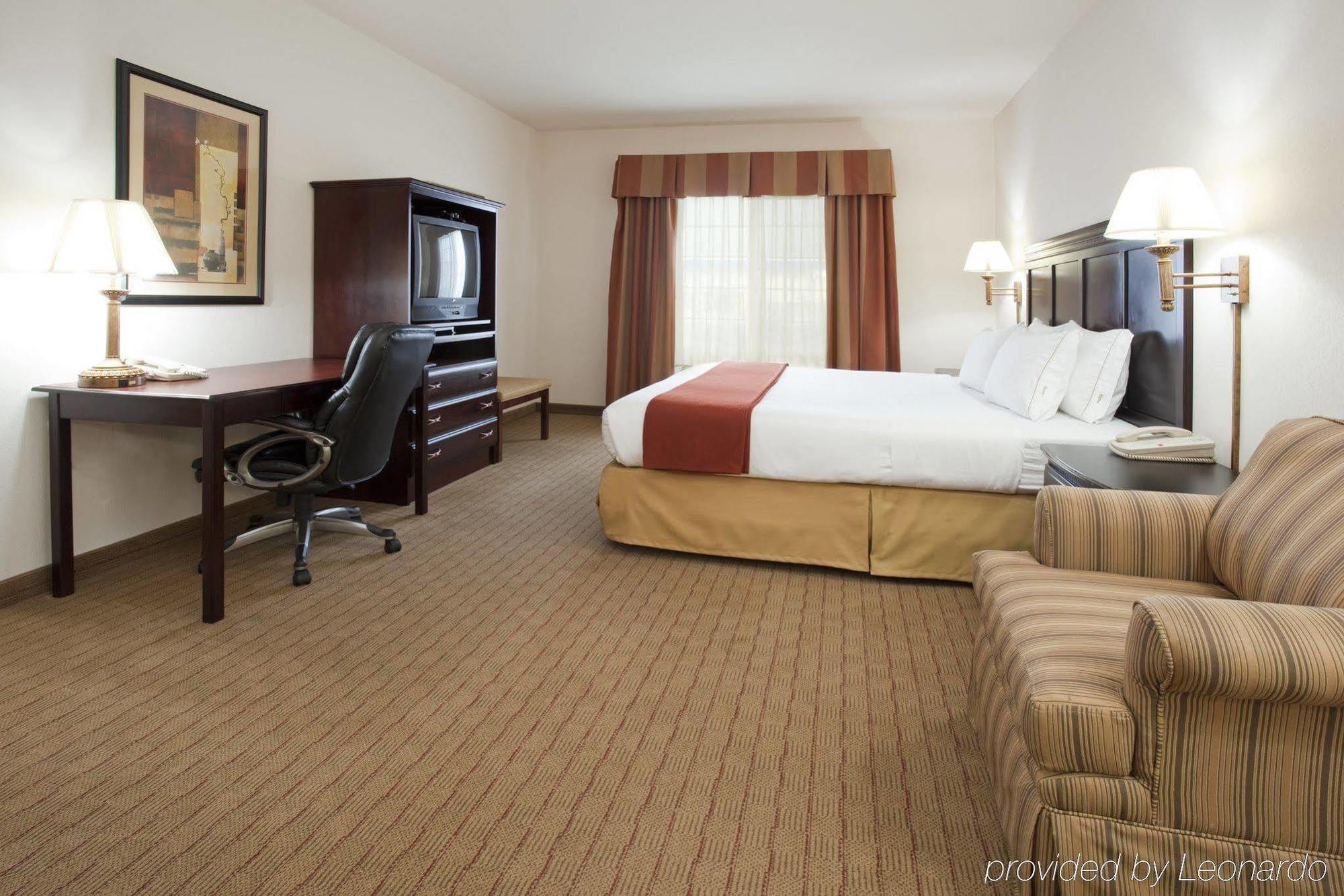 Holiday Inn Express Hotel & Suites Evanston By Ihg Номер фото