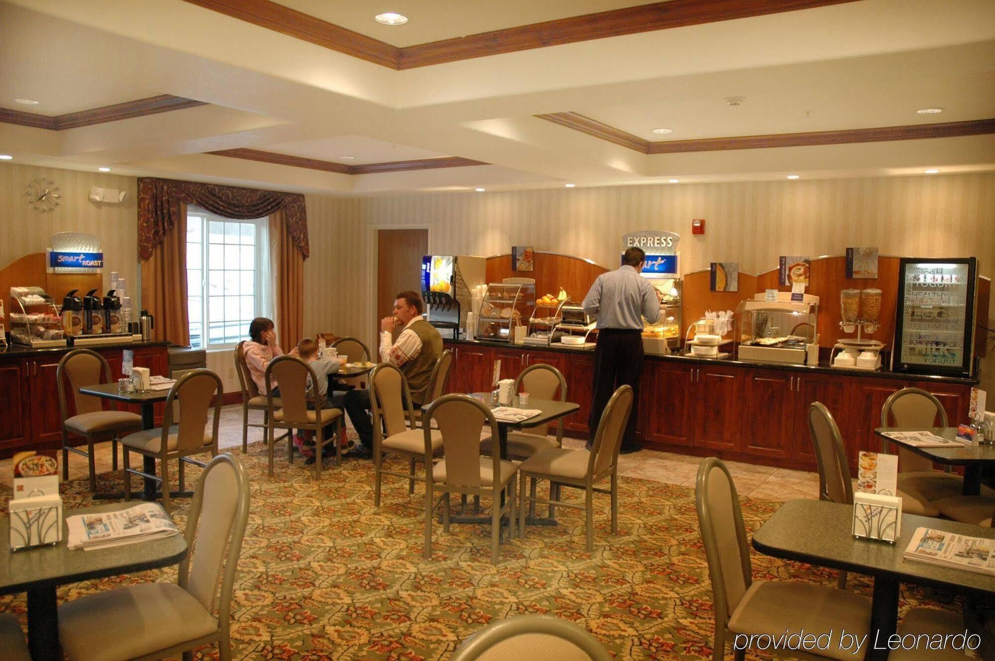 Holiday Inn Express Hotel & Suites Evanston By Ihg Экстерьер фото